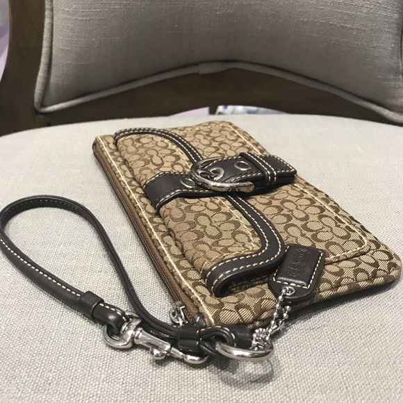 Coach signature soho buckle wristlet in brown - Picture 8 of 11